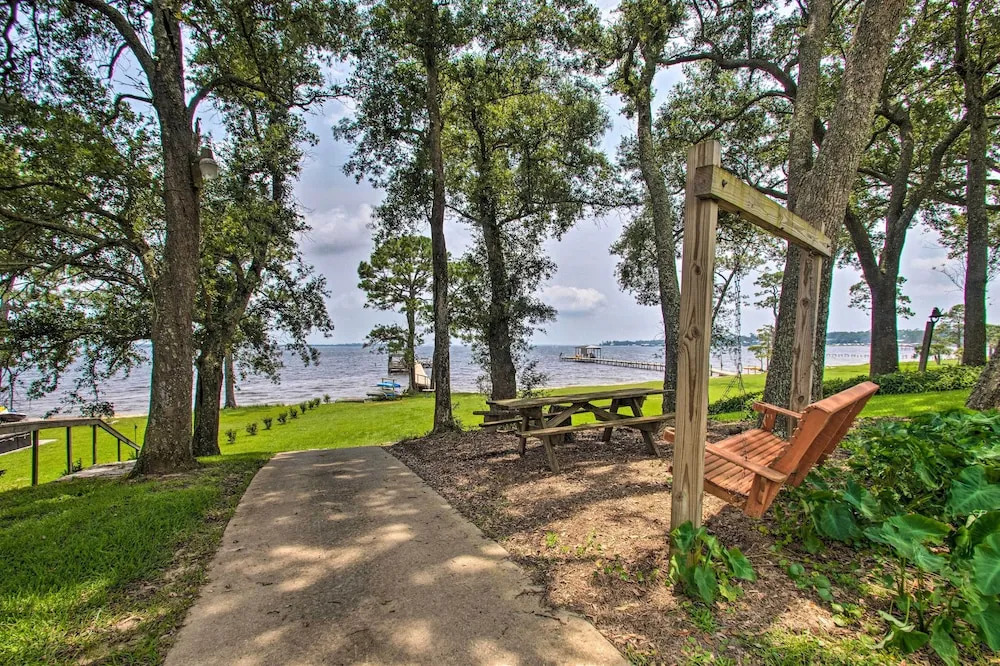 Welcoming Perdido Bay Home < 1 Mile to Dock
