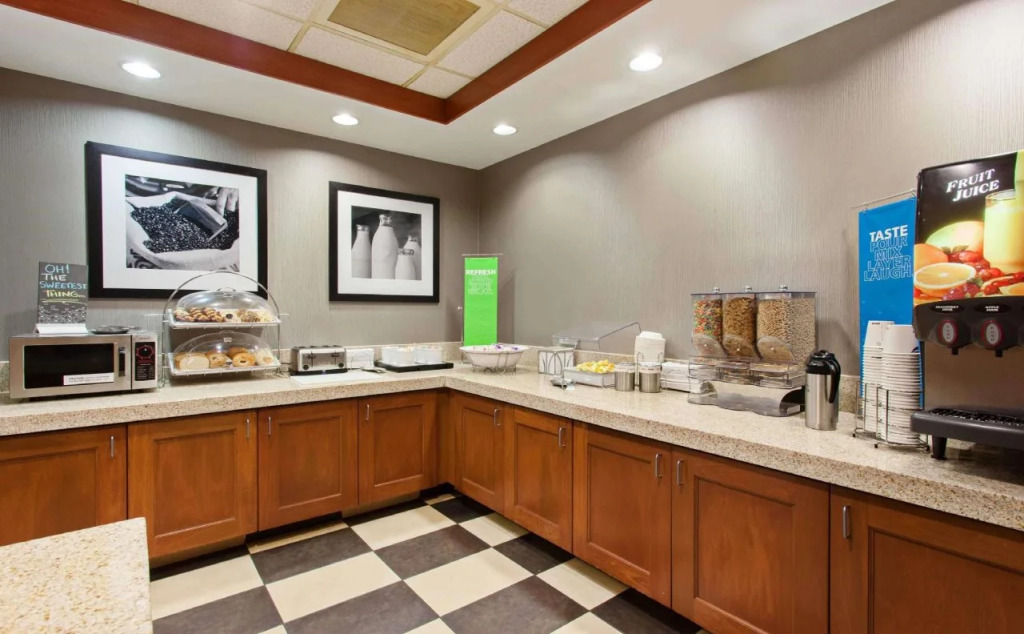 Hampton Inn & Suites Clovis Airport North