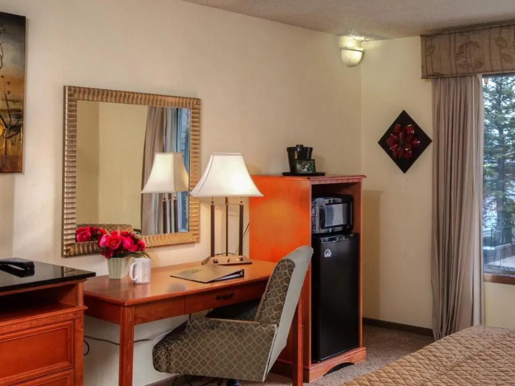The Foothills Inn