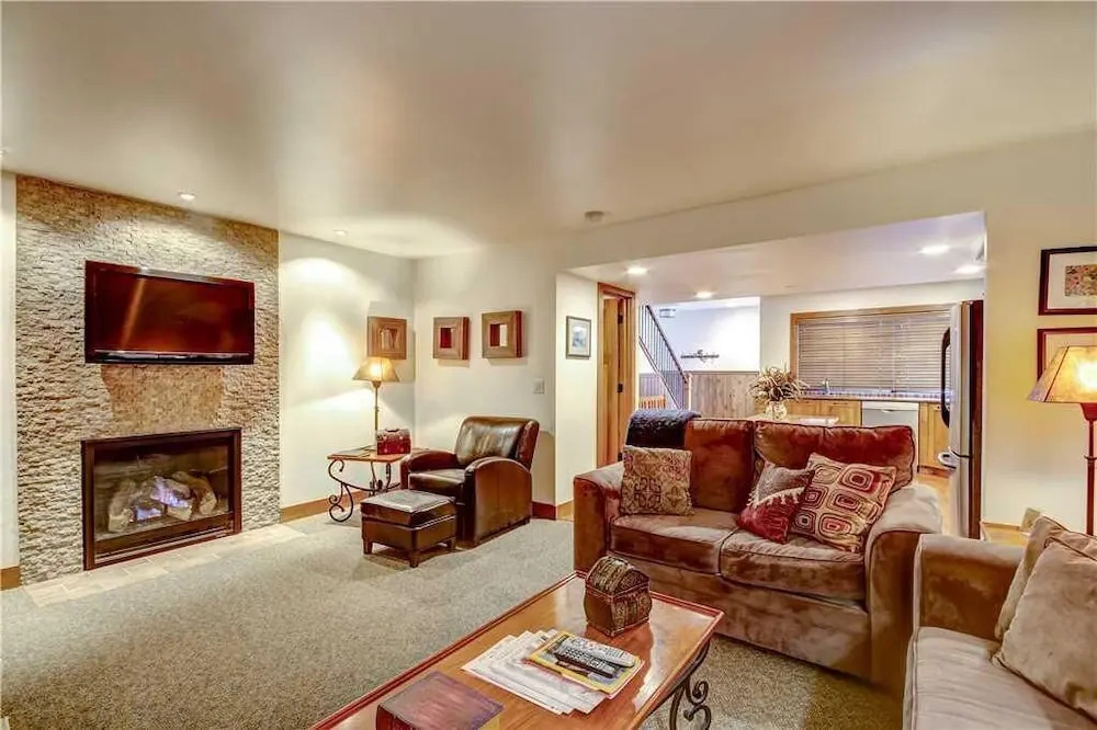 Racquet Club #125 2 Bedroom Condo