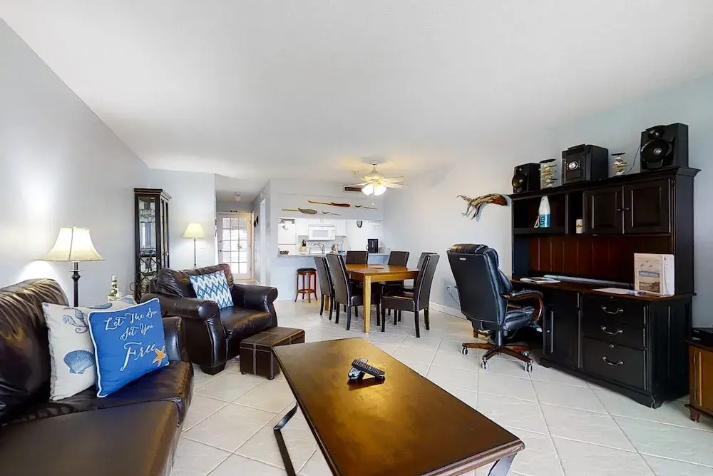 Fabulous Oceanfront Find in Flagler Beach W/shared Pool, Wifi, Central AC, W/D