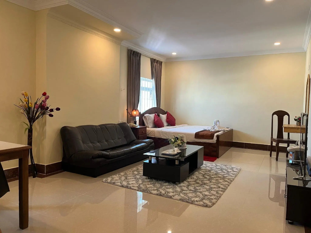 Queenwood Hotel