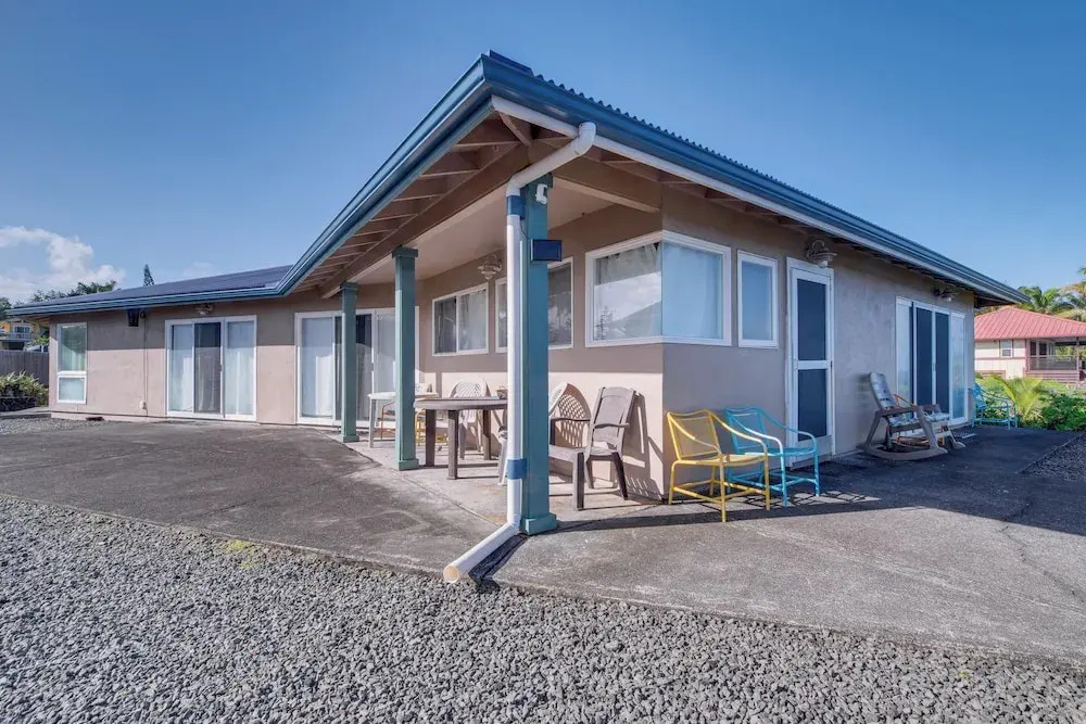 Oceanfront Keaau Gem: Ocean & Sunrise Views, Pool