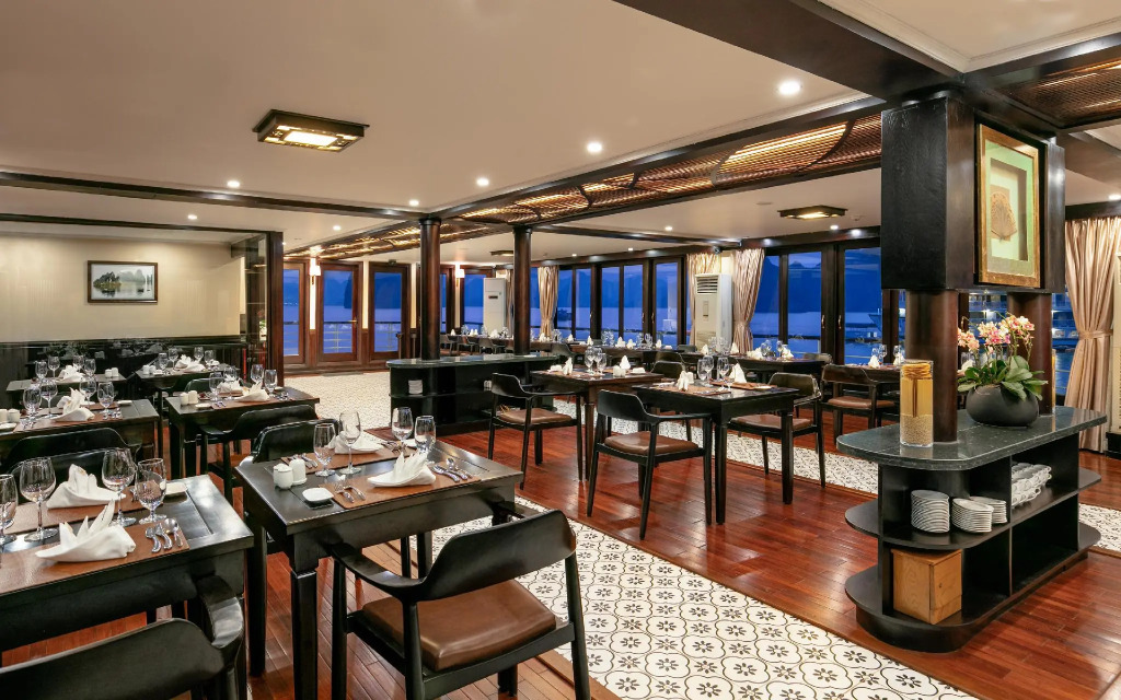Hera Classic Boutique Cruise