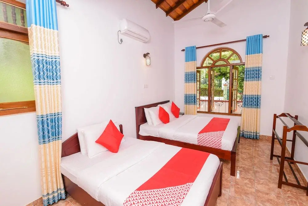 OYO 392 Redstar Kandyan