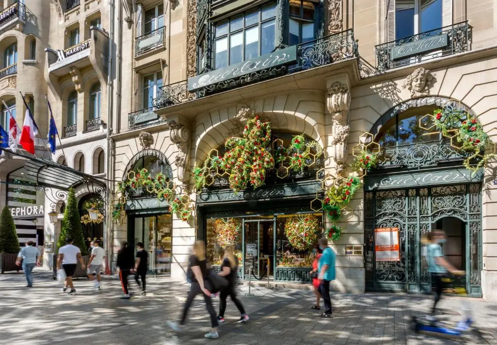 Luxury 4 Bedroom 2.5 Bathroom Apartment - Champs Elysees - With AC