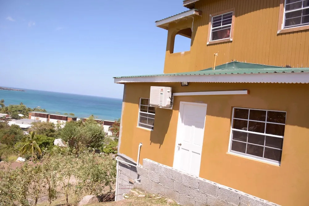 Hillview Apartments