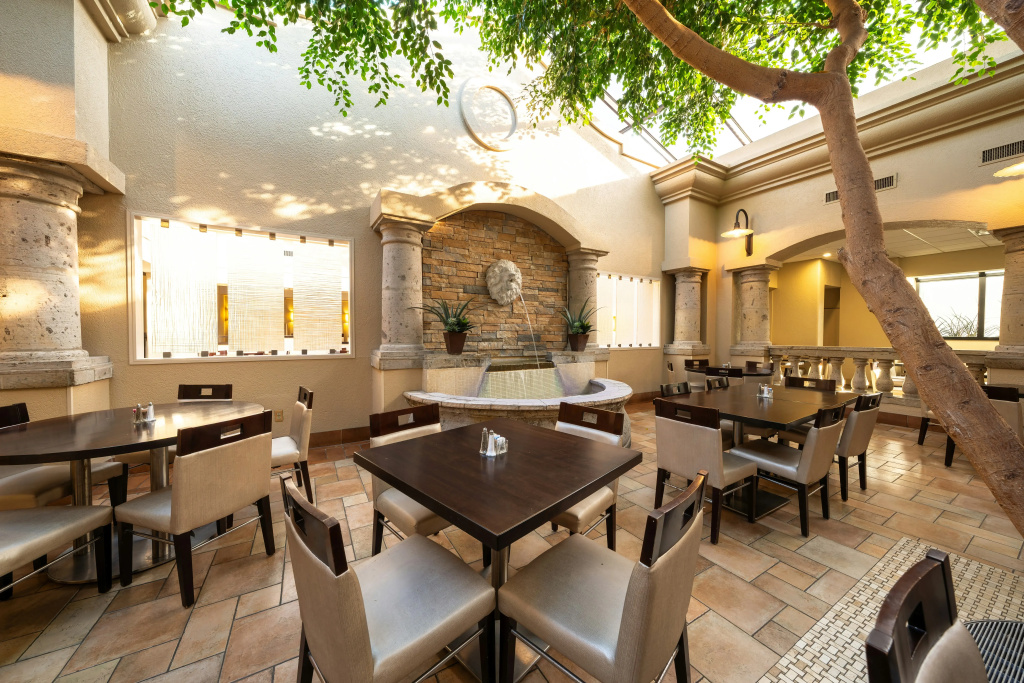 DoubleTree by Hilton Hotel Houston Hobby Airport