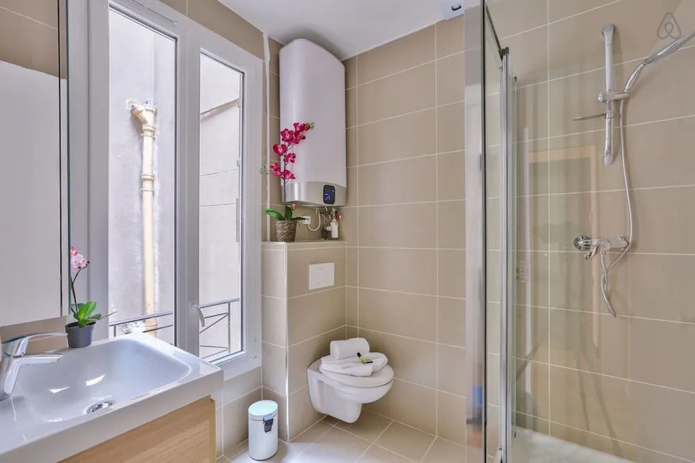 Family Apartment in Buttes Chaumont