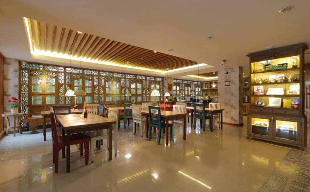 Rhadana Hotel