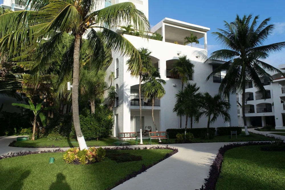 Oceanfront condo at voted best Cancun sandy beach