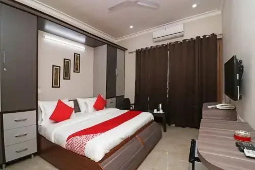 Medicare Residency By OYO Rooms