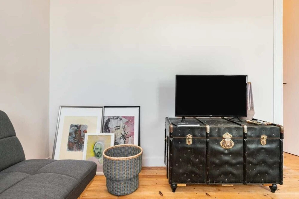 Design Spacious 2bd, 5mins From Lx Factory!