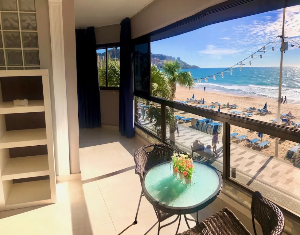 Levante Seafront Beach Apartment