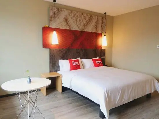 Ibis Hotel (Chengdu Pengzhou Wangyuli Branch)
