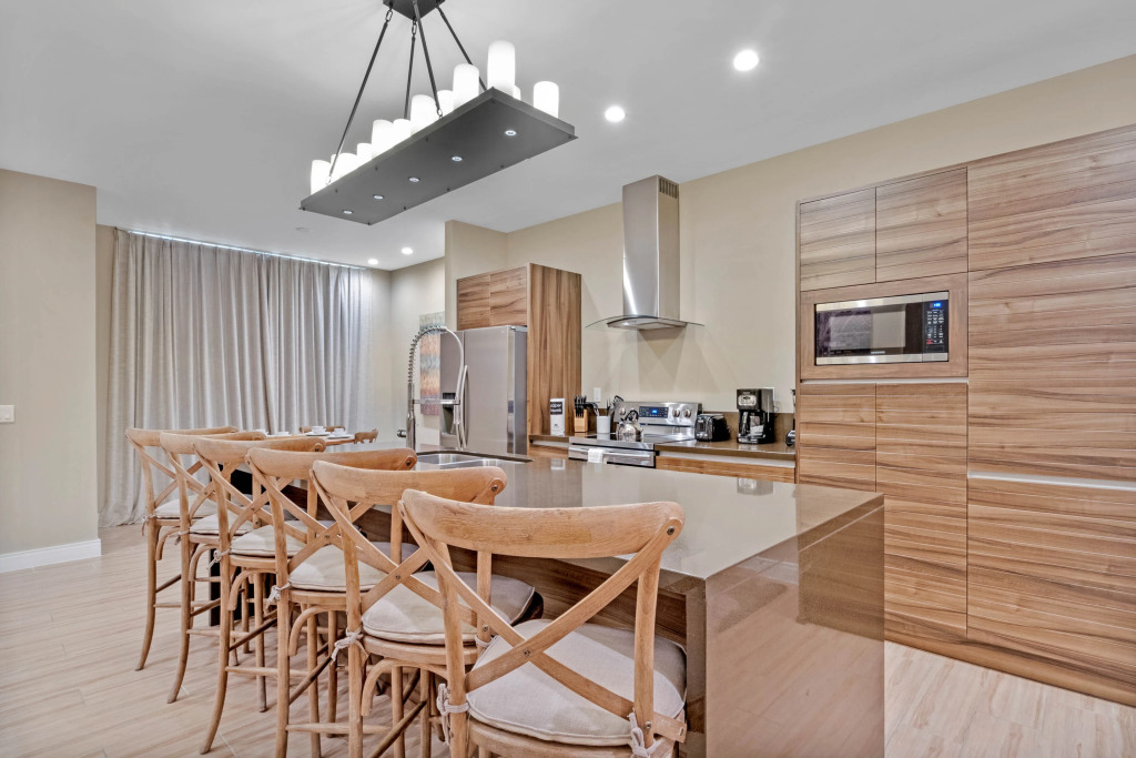 4 Bedrooms 45 Bathrooms Magic Village 7466 Bd