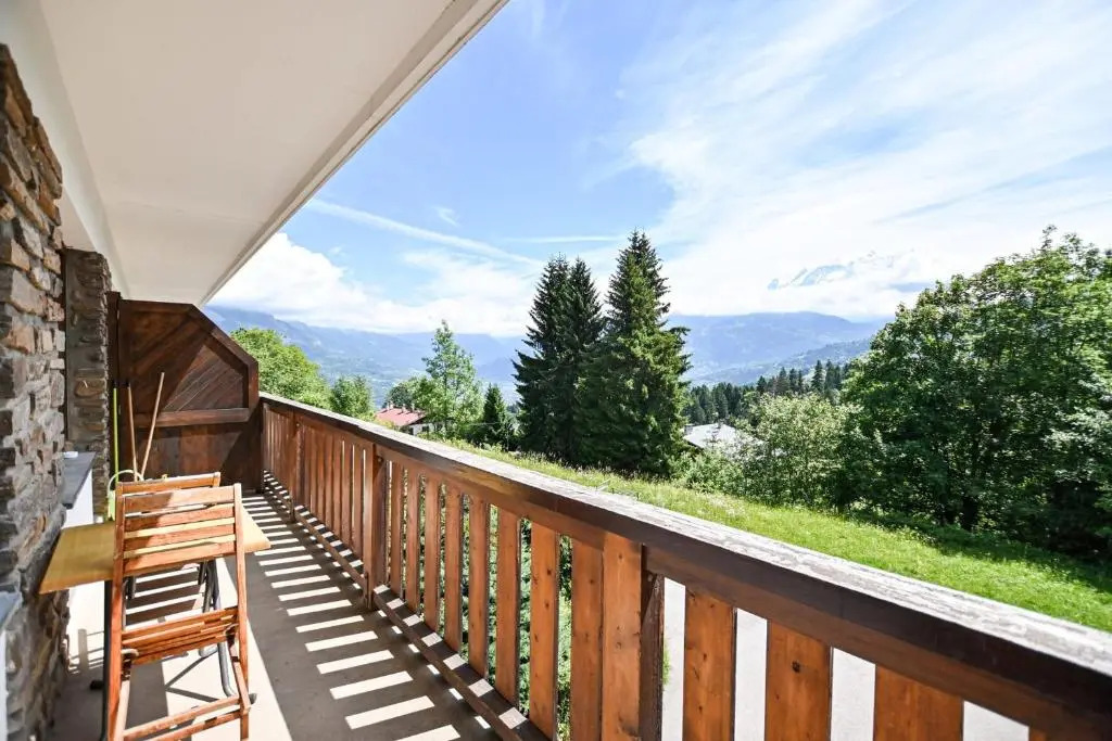 47 M With Balcony View On The Mont Blanc
