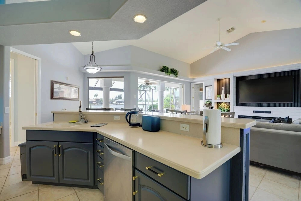 Cape Coral Lakefront Living! Home w/ Pool, Lanai
