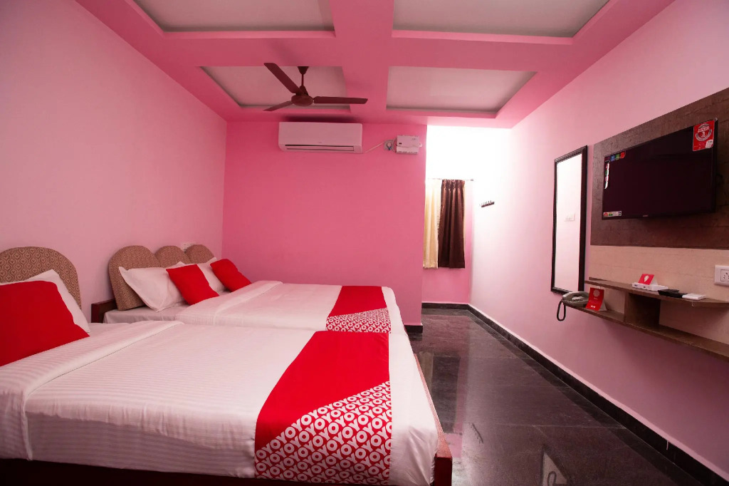 Sri Murugan Beach Paradise Hotel