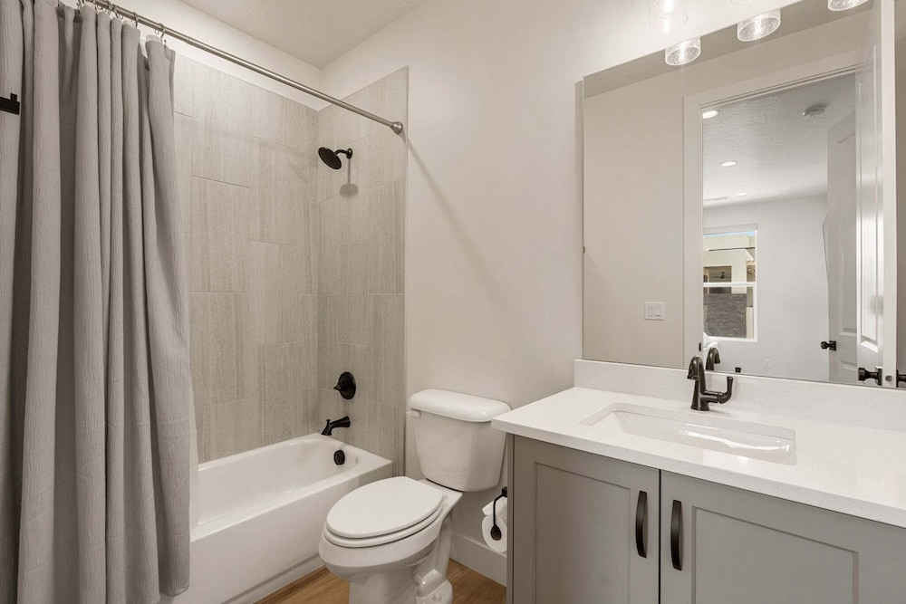Rockaction Destination 5 Bedroom Townhouse