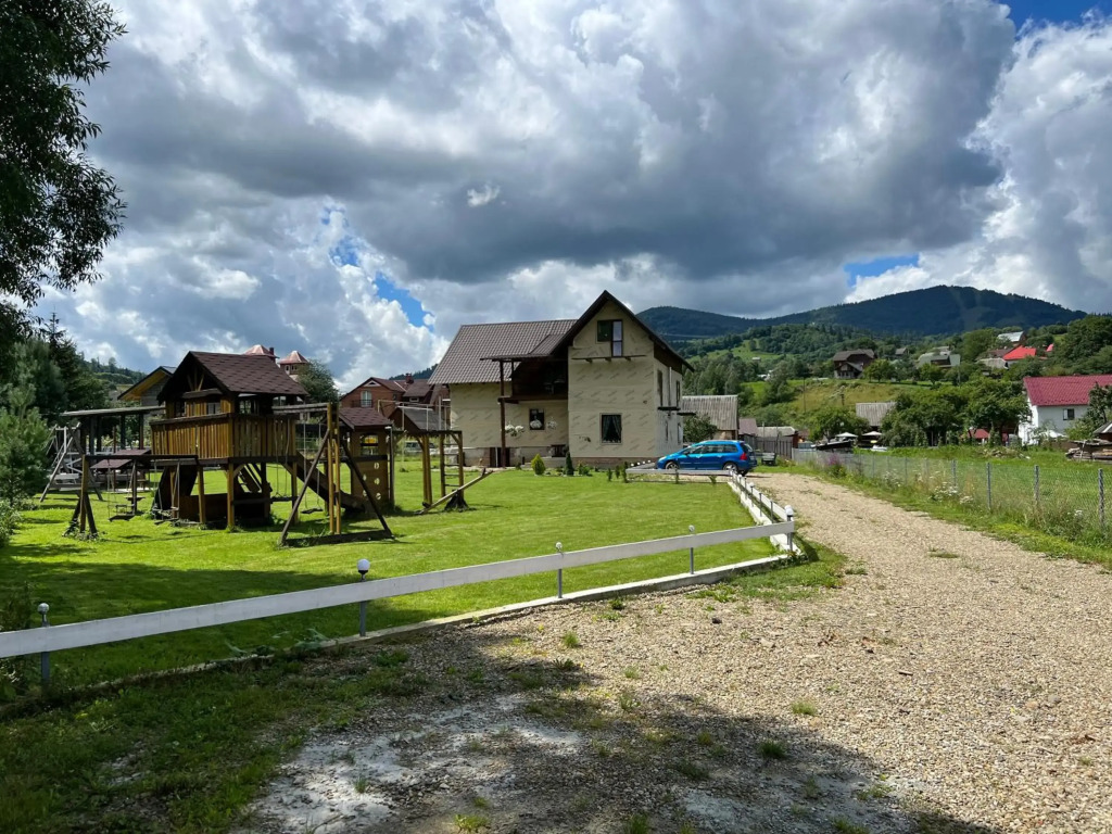 SOKIL HOUSE будинок з чаном та літнім басейном