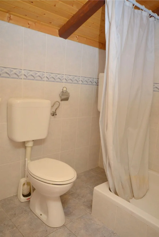 Apartment and Rooms Ive