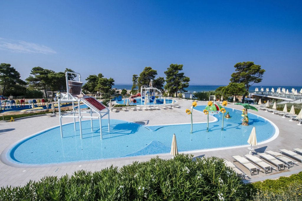 Zaton Holiday Resort Camping Homes