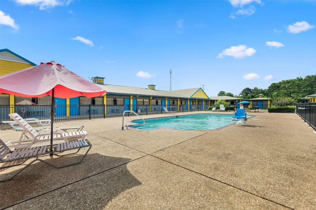 Americas Best Value Inn and Suites