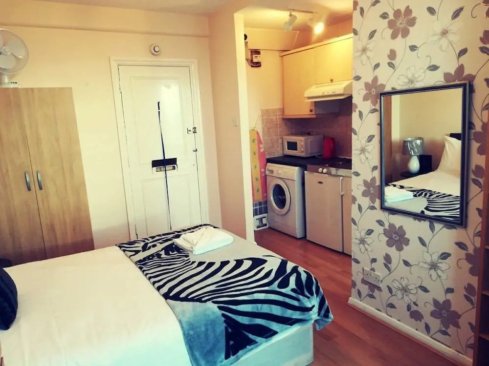 Sloane Avenue Apartments