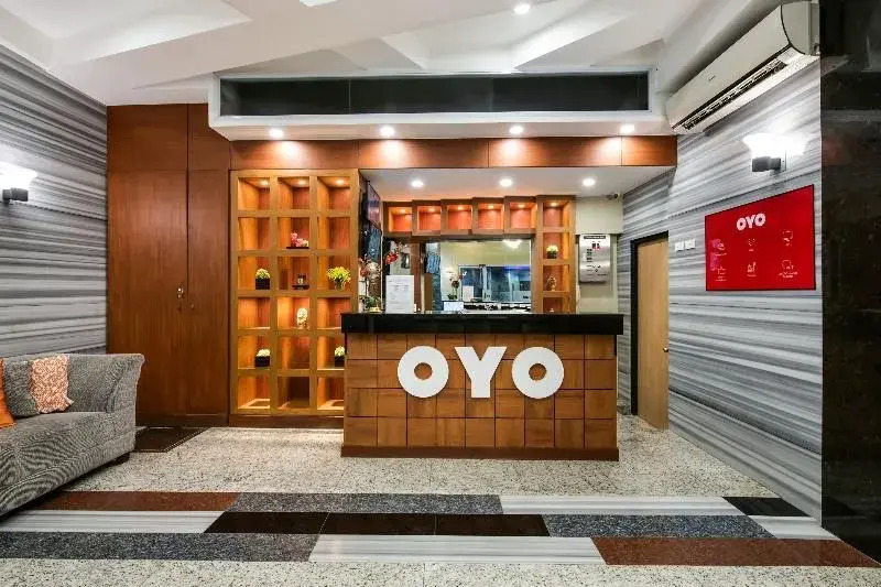 Oyo 207 Bay Area Suites Near Philippine General Hospital