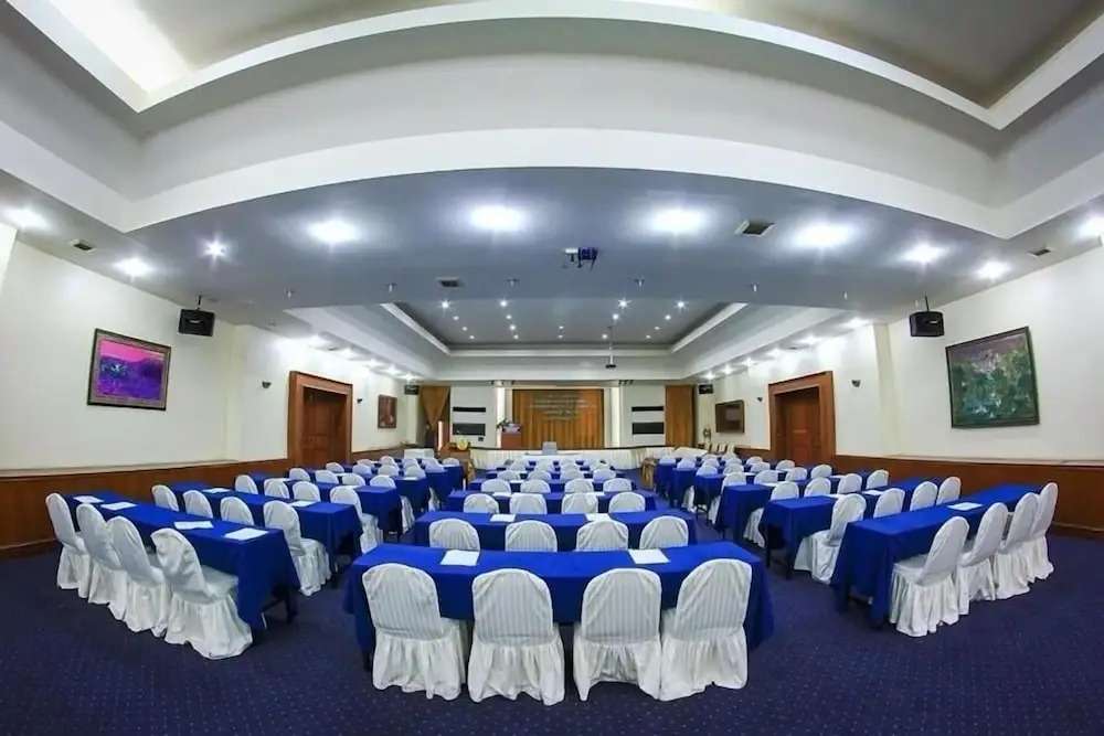 Dad D Resort by Lopburi Inn Resort