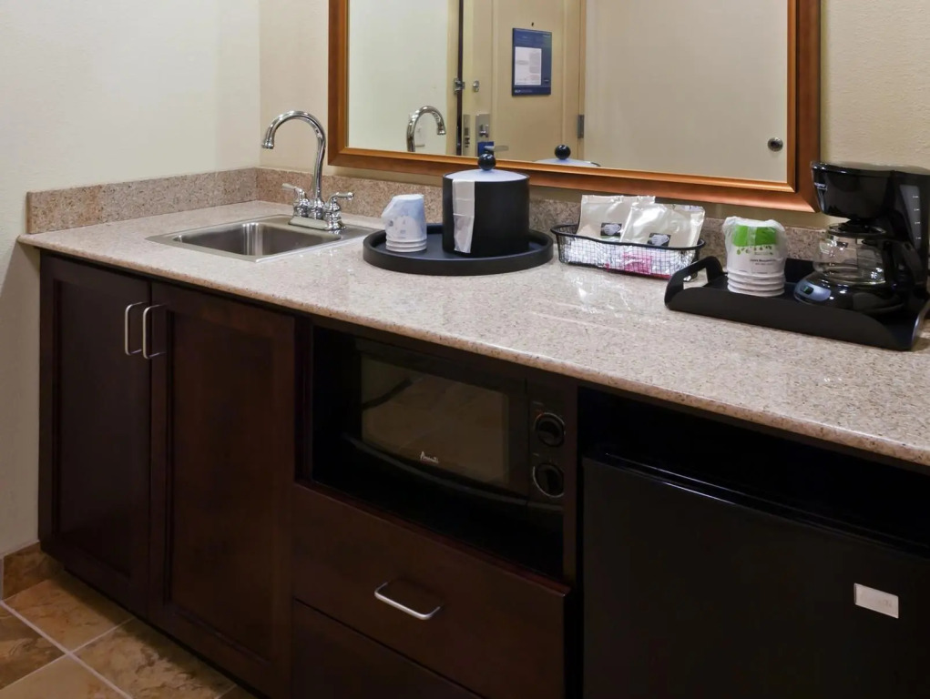 Hampton Inn & Suites Holly Springs
