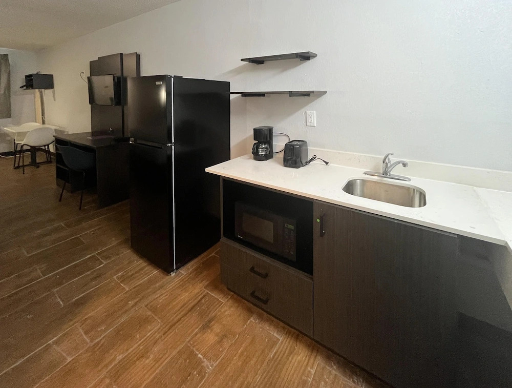 Studio 6 Suites Hurricane, Wv