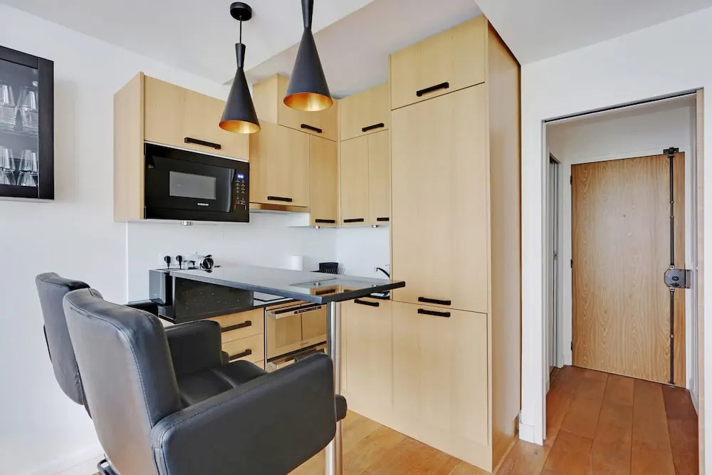 Modern Brunel Classic 1 Bed Apt With Balcony in Paris