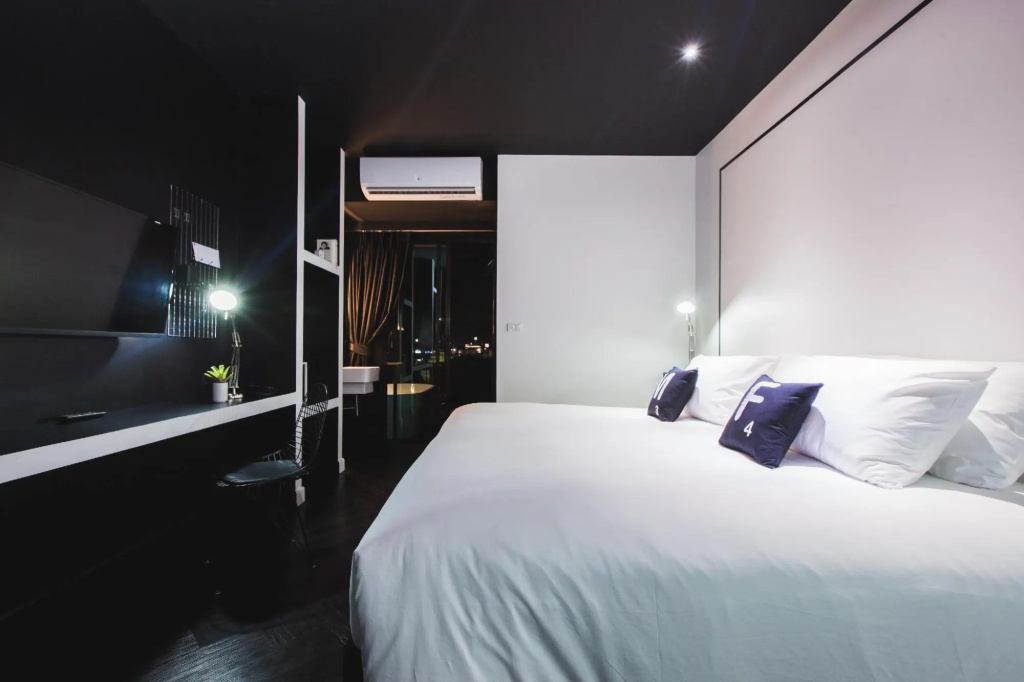 Blu Monkey Hub and Hotel Phuket Town- Free All Day Coworking space