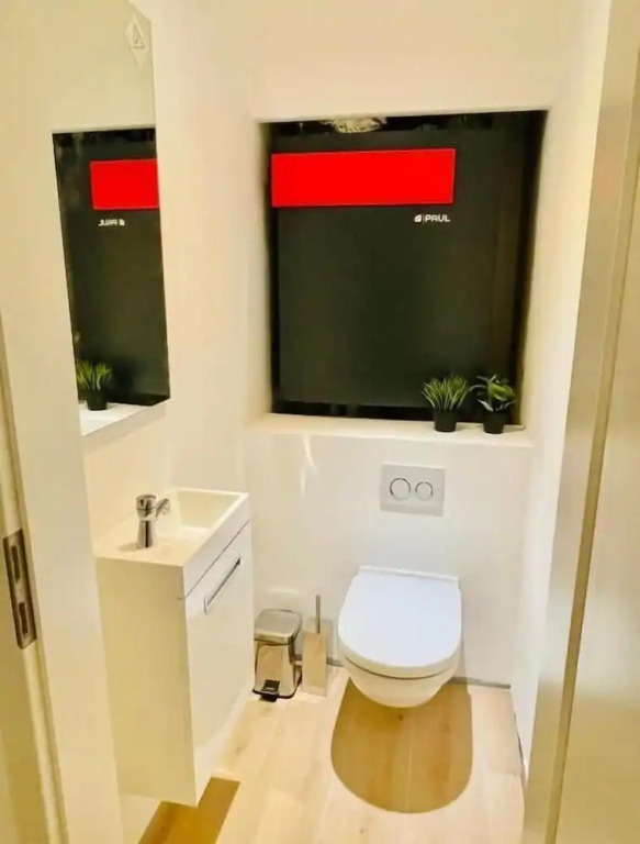 New 1 bedroom in City Center- Terrace