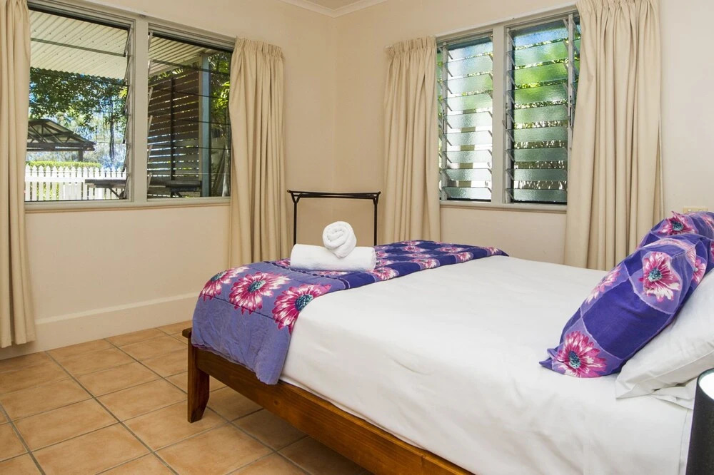 Picnic Bay Apartments Unit 1