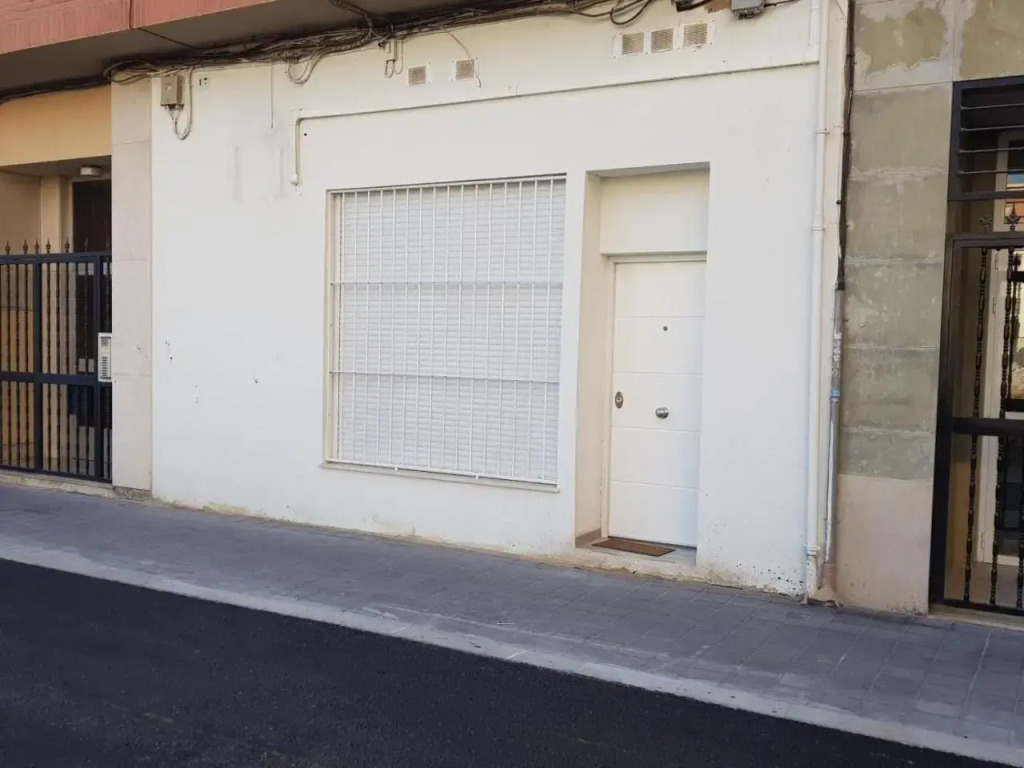 Modern studio near the port and beach