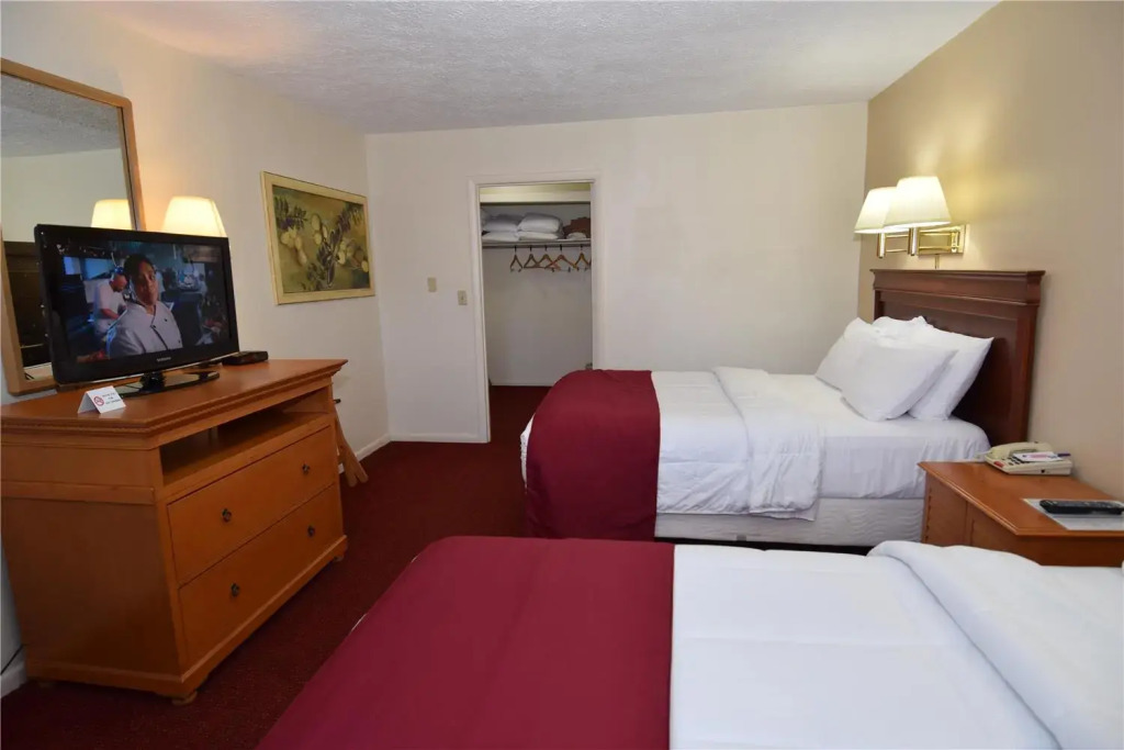 Knights Inn Oswego