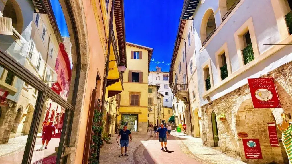 Terrazza Bella/Sleeps 4/Spoleto/Car Not Necessary