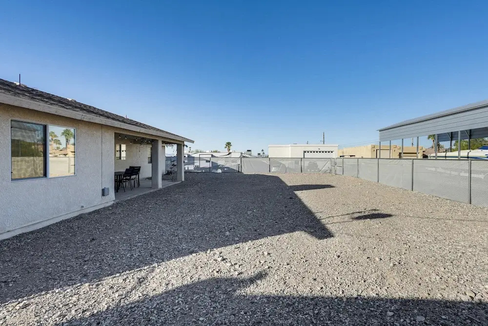 3 Mi to London Bridge: Home w/ Patio & Grill!