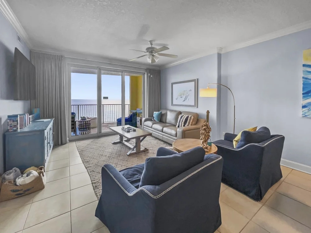 Emerald Isle 2 Bedroom Condo by RedAwning