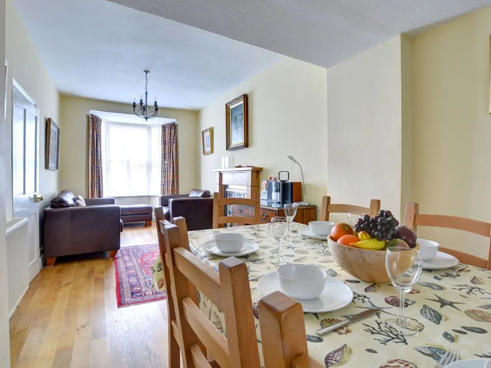 Vintage Holiday Home in Tenby With Garden
