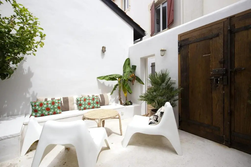 Bohemian house with terrace and parking 5 min from the beach - Welkeys