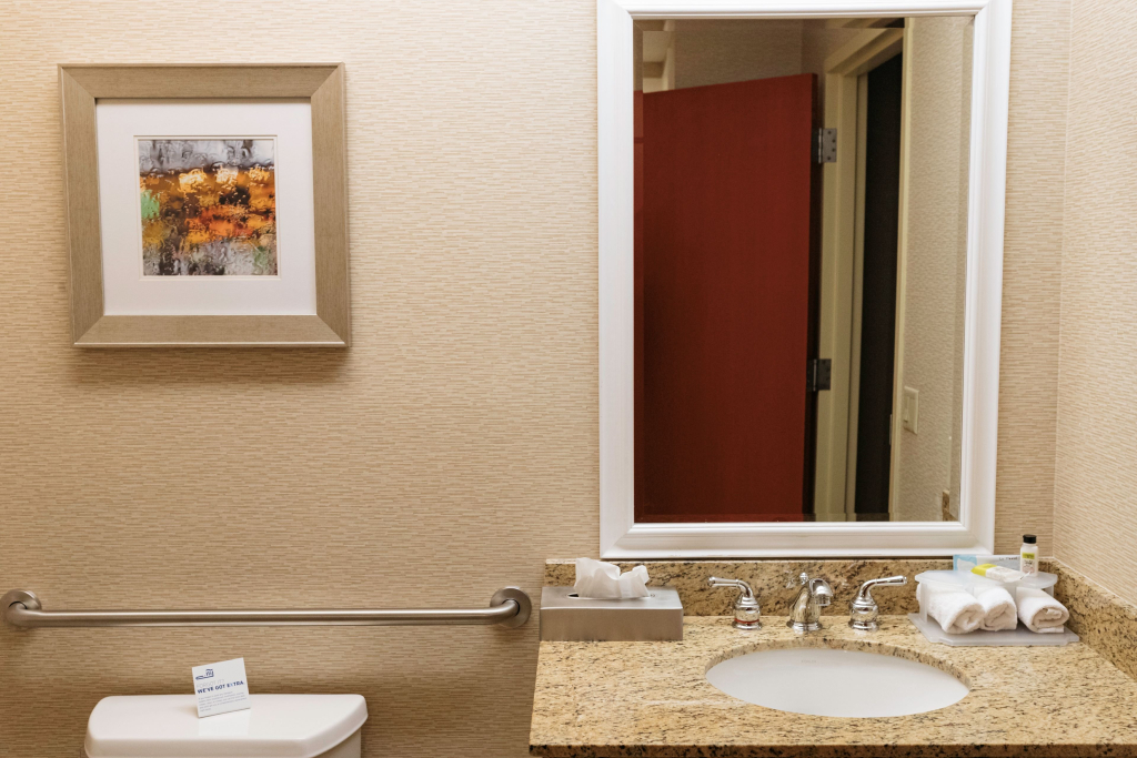 Holiday Inn Express & Suites - Olathe North by IHG