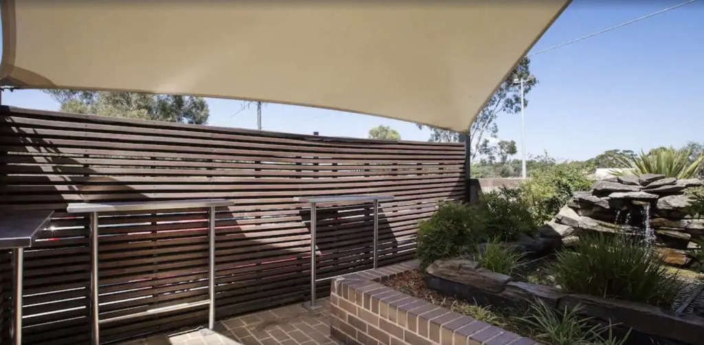 Melton Hotel