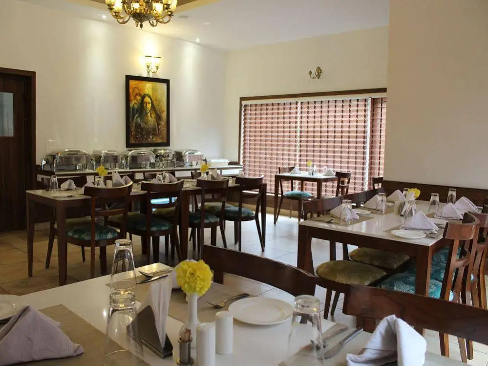 OYO Premium Jungle Theme Bhowali