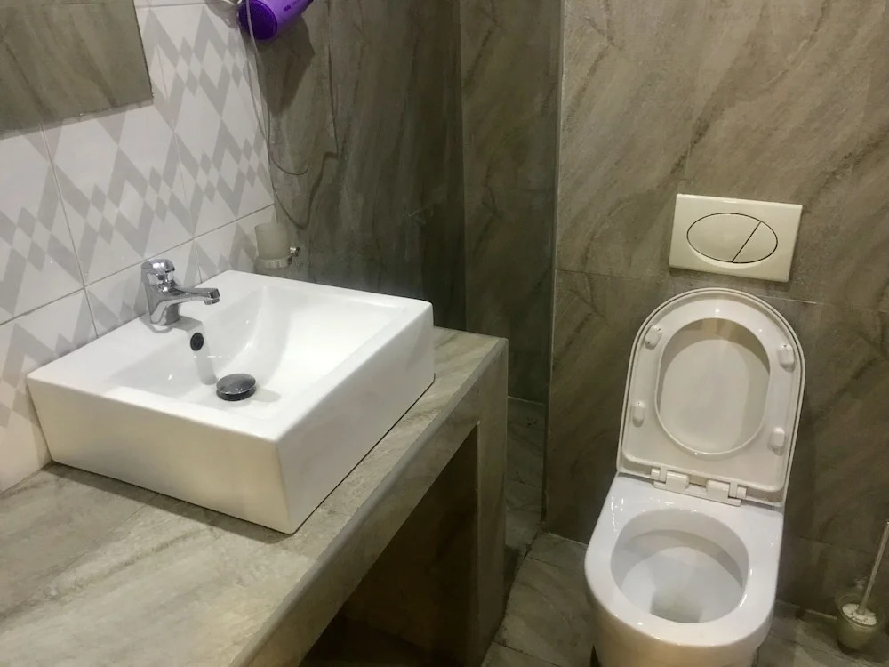 Warri Wetland Hotel