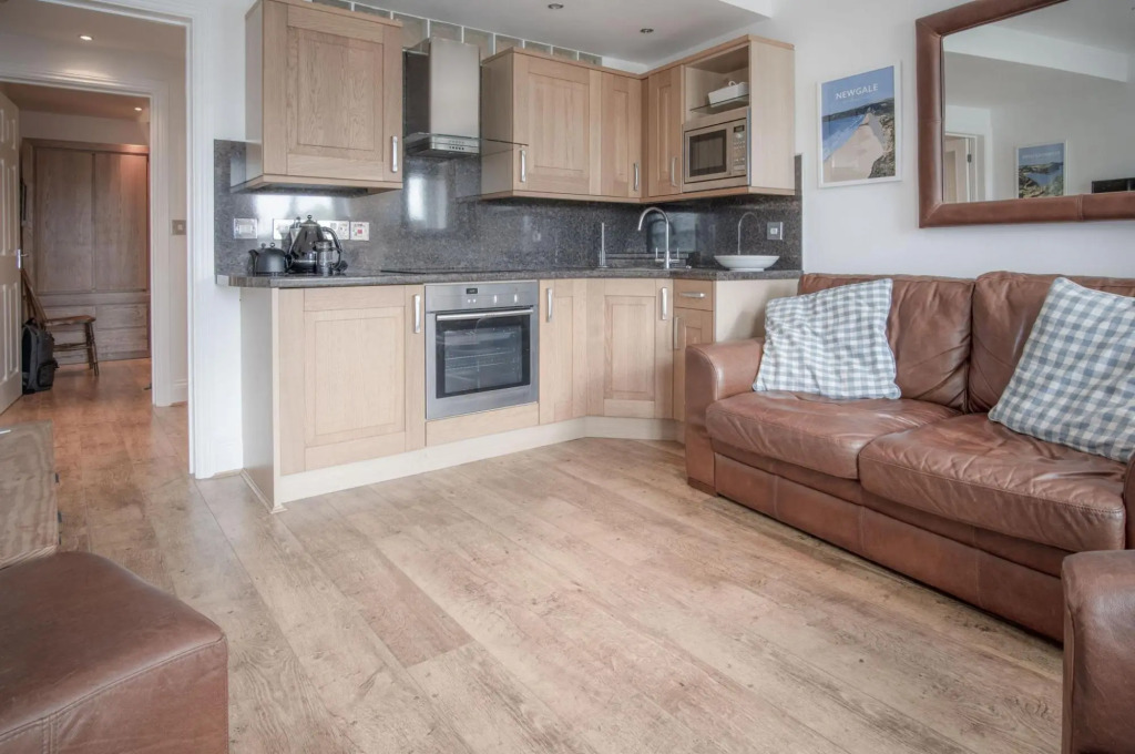 Goscar Court - 1 Bedroom Apartment - Tenby