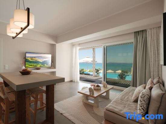 Paralia Luxury Suites